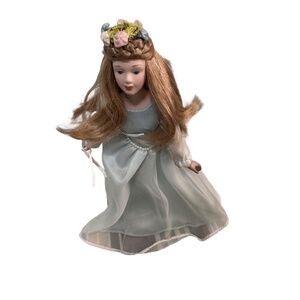 Cinderella‎ Porcelain Vintage Avon 1984  Blue Long Blonde Hair Floral Headpiece